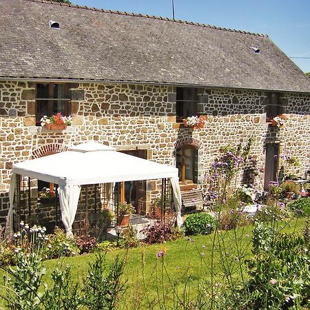 La Cloue Bed and Breakfast Sainte-Marie-du-Bois  Exteriör bild