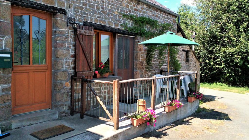 La Cloue Bed and Breakfast Sainte-Marie-du-Bois  Exteriör bild